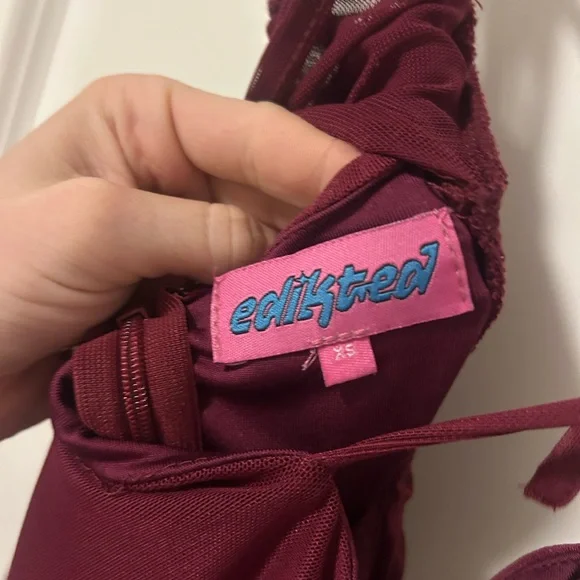 Edikted Mini Dress Off-Shoulder - Picture 5 of 5